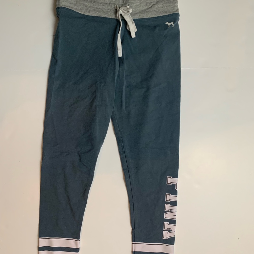 Victoria’s Secret pink leggings